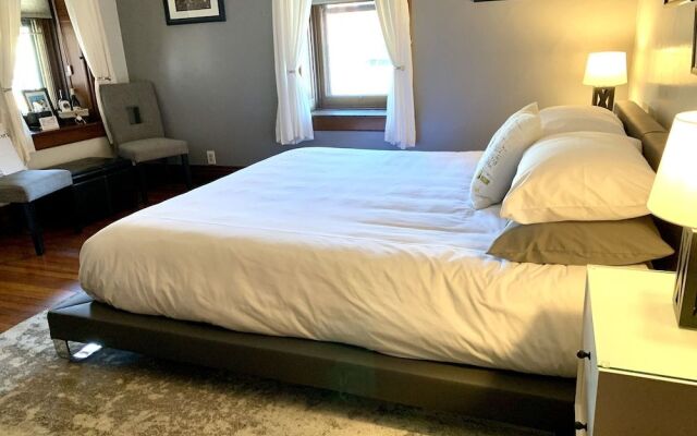 Reynolds Mansion B&B