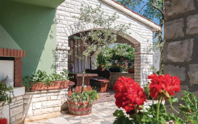 Stunning Home in Manjadvorci With Wifi and 3 Bedrooms