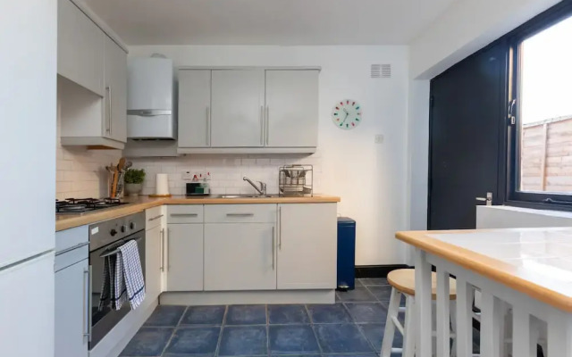 Serene and Spacious 1 Bedroom Garden Flat in Clapton