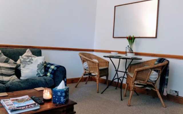 1 Bedroom Apartment Near The Old Town