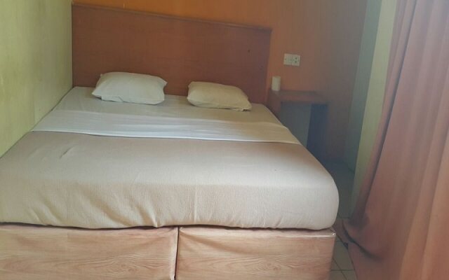 OYO 89557 Welcome Inn