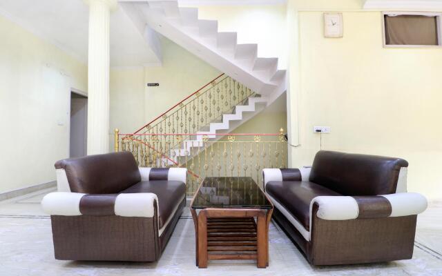 OYO 24073 Hotel Hari Darshan