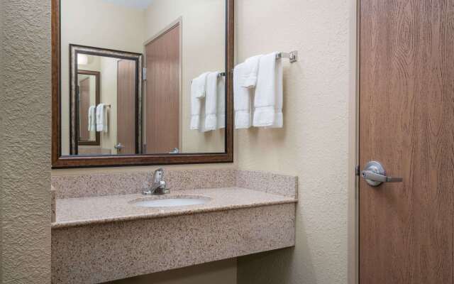 AmericInn by Wyndham Newton