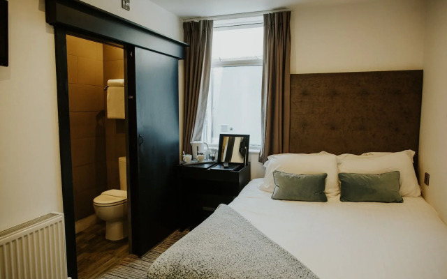 Sinclair's Bar, Lounge & Rooms