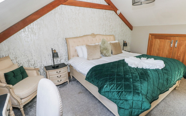 Rose Apartment - Gower