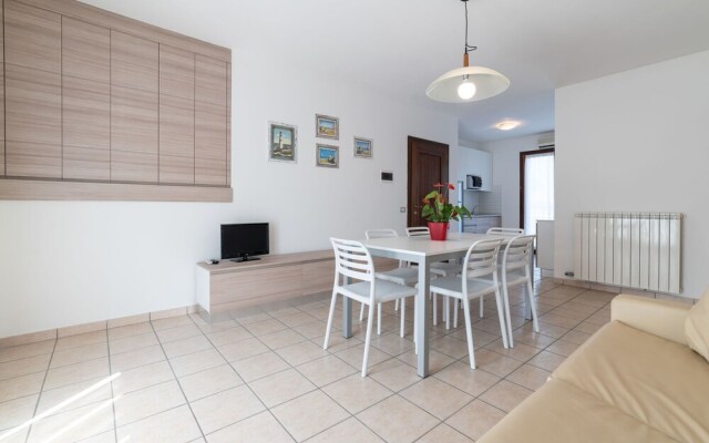 Well-kept Apartment With AC on Isola di Albarella
