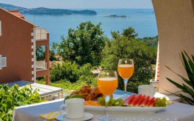 Adriatic Sunny Apartments