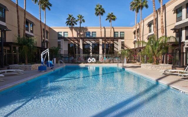 Hampton Inn & Suites Phoenix/Scottsdale on Shea Boulevard