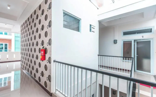 OYO Life 2658 Kost Rasyamada