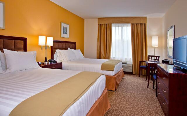 Holiday Inn Express Hotel & Suites Brooksville by IHG