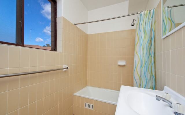 Promenade, Unit 10/8 Intrepid Close