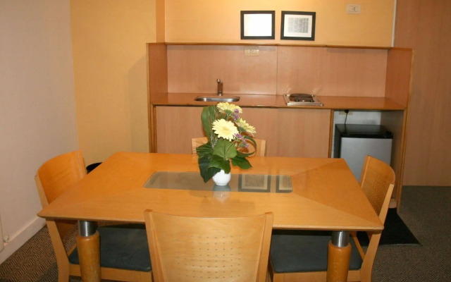 Urbana Suites