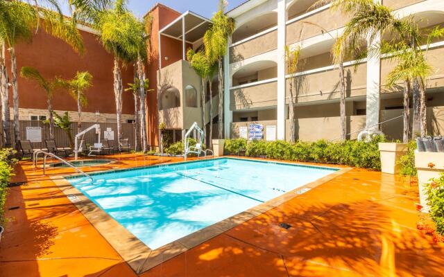 Holiday Inn Express Anaheim West by IHG