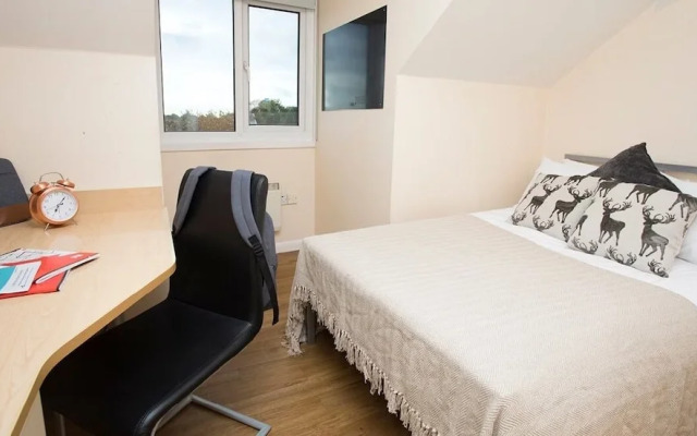 Heald Court Student Only  Ensuite Room