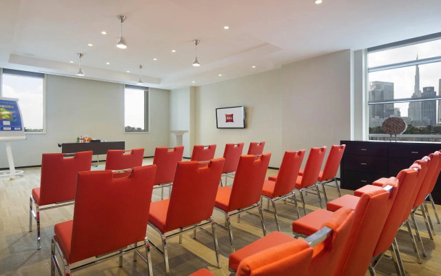 ibis One Central Hotel