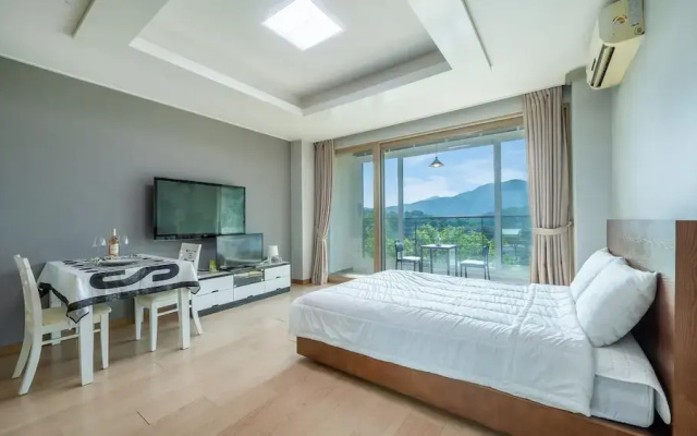 Gapyeong Yeonkkocchosu Pet Pension