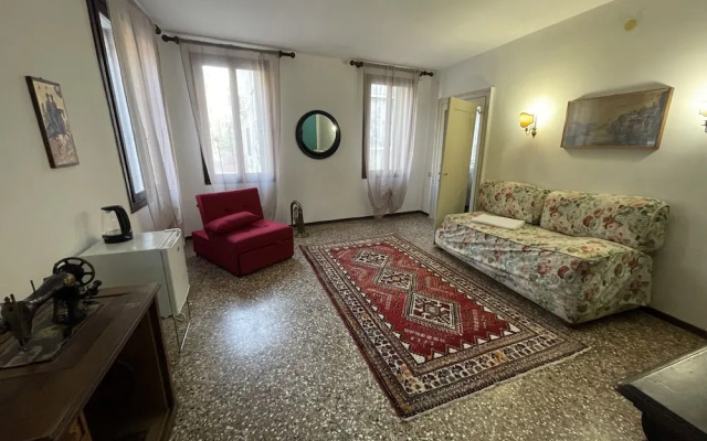 Cool Venice Apartment