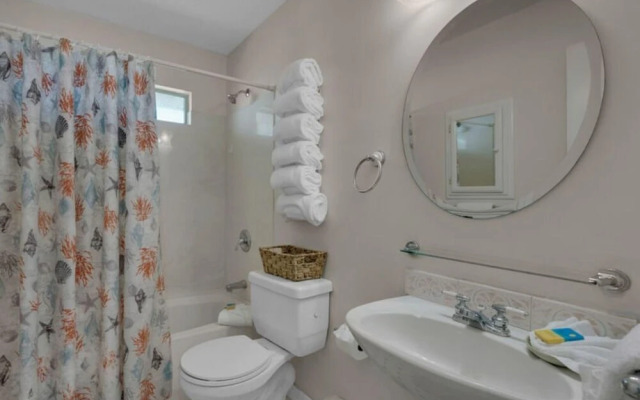 Pineapple Cabana by Bliss Beach Rentals