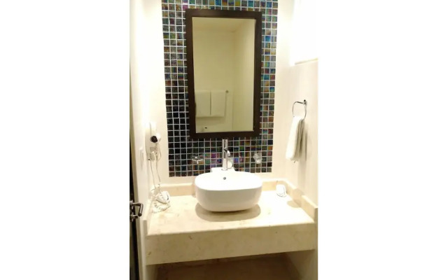 Vista Condominium by ChezPlaya