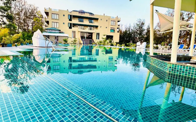 The Candlewood Park Beach Resort