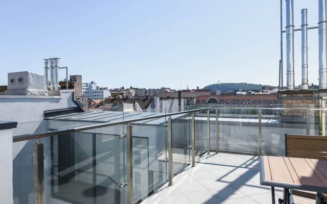 Elisabeth Downtown Apartments by UrbanRent