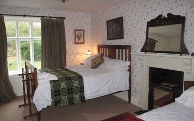 Ffrwdfal Country House