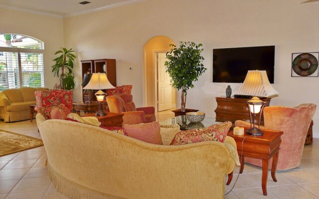 Pet-friendly Waterfront Home Near Beach With Pool