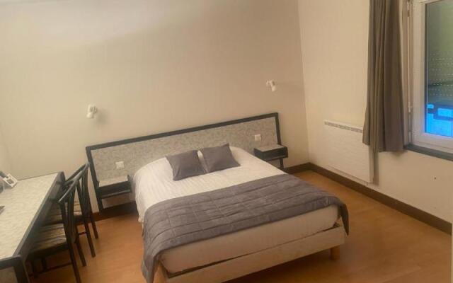 Logis Hotel Du Commerce Joncy