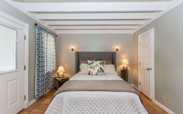 Fischer 3 Bedroom Farmhouse by RedAwning