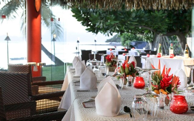 Tahiti Ia Ora Beach Resort