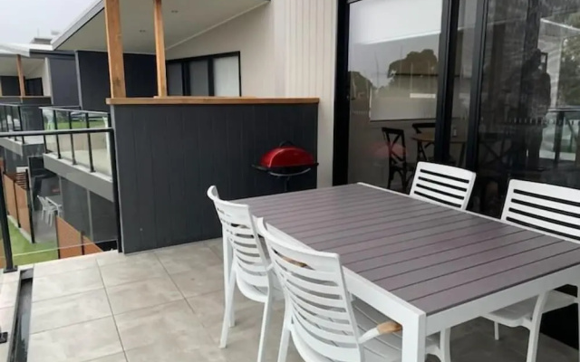 Captains Cove Luxury Apartments - 1st Floor Spa Deluxe