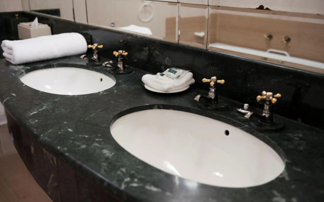 Redlands Hotel