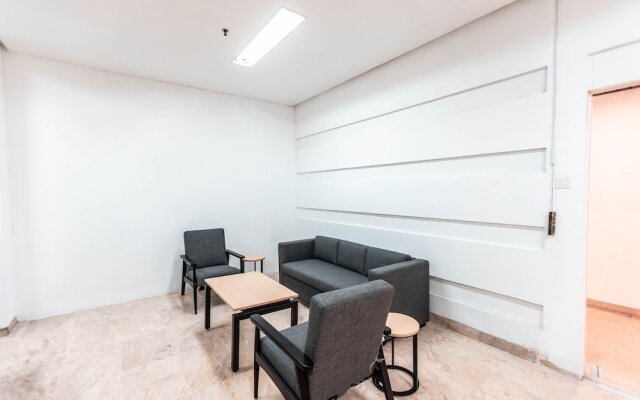 Super OYO Townhouse 1 Hotel Salemba