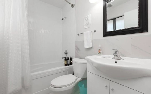 Huge 4 Bedroom Upper Suite