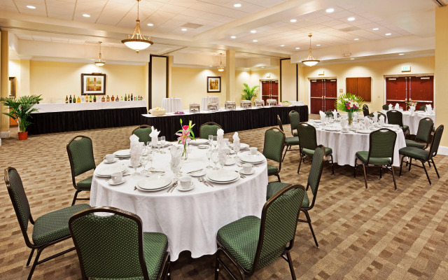 Holiday Inn Hotel & Suites Beaufort at Highway 21, an IHG Hotel