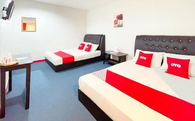 OYO 90324 Muar Station Hotel