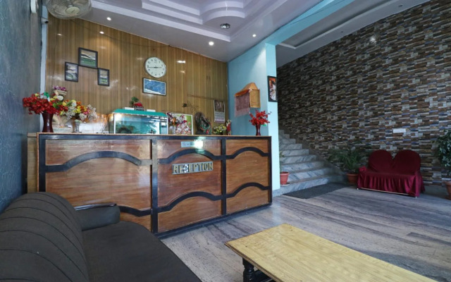 Oyo 19848 Hotel Saraswati Palace