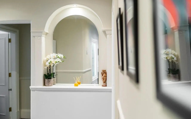 Cordis Apartment