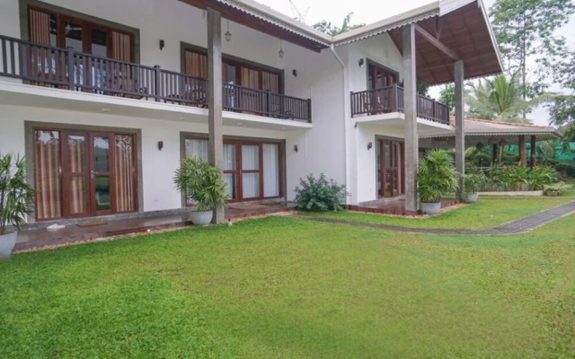 OYO 524 Peacock Villa