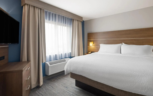 Holiday Inn Express Sheboygan-Kohler by IHG