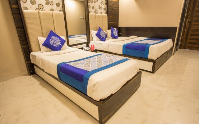 OYO 5253 Hotel Orange Lily