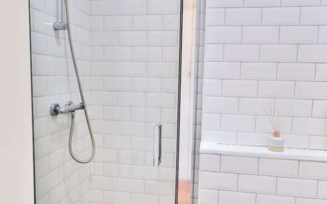 41B Wellington Suites