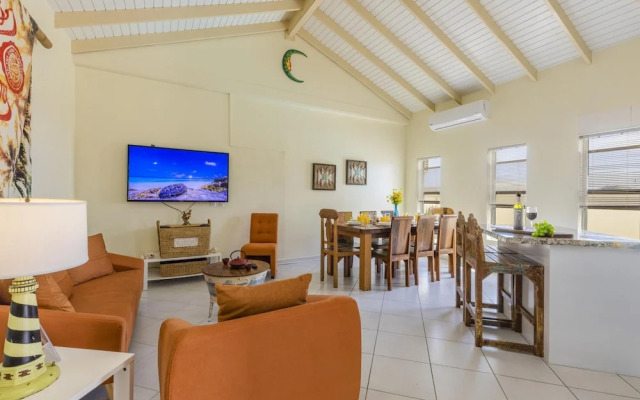 Spacious 7BR 6BA Villa 2 Pools Walktobeach