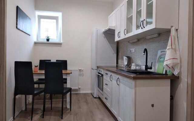 Kate&Jenny-Cosy place city center