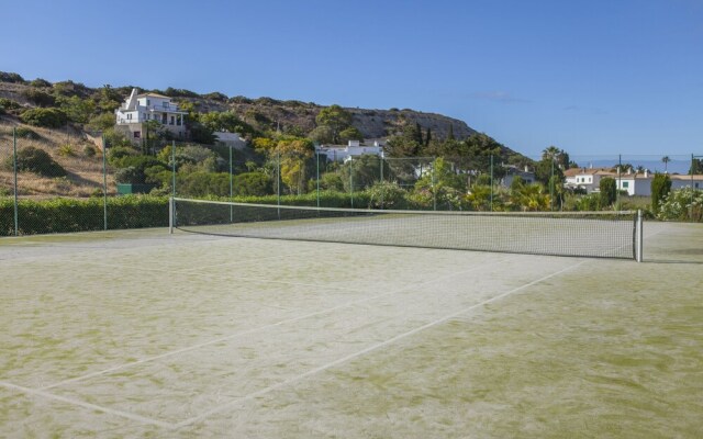 B27 - Luz Bay 2 Bedroom Apartment