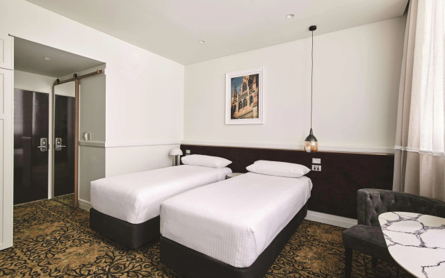 Rendezvous Hotel Melbourne