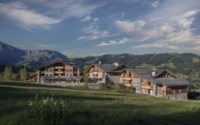 Отель Four Seasons Hotel Megeve