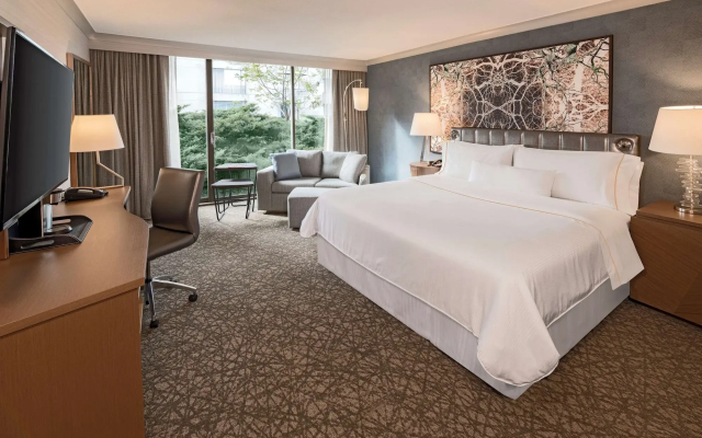 Crowne Plaza Toronto North York Hotel