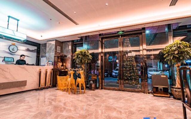 Rugao Yunlai Jurong Hotel