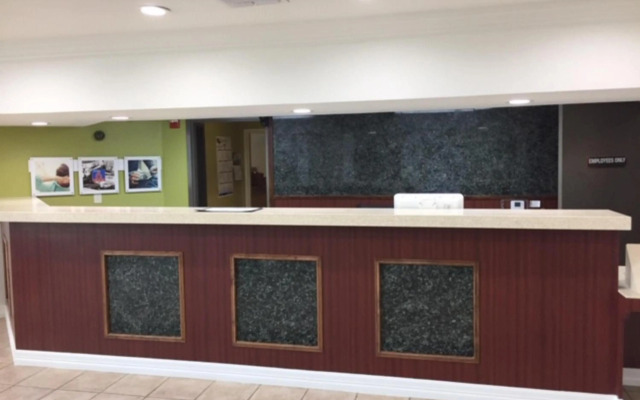 Studio 6 Burleson